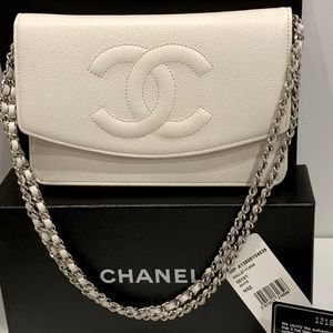 RARE 03C Chanel Vintage Caviar Rose Fonce Pink Medium Classic Double F –  Boutique Patina